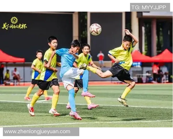 深圳足球队荣登足球团队协作排行榜第三名展现团队精神与实力 深圳足球队荣登足球团队协作排行榜第三名展现团队精神与实力