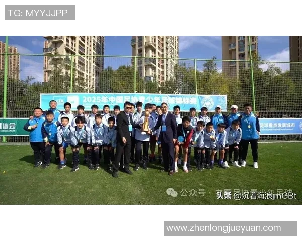 深圳足球队在冠军赛中的比赛经验与表现分析 深圳足球队在冠军赛中的比赛经验与表现分析