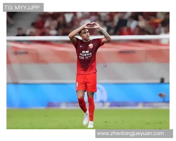 足球明星因强劲射门被誉为迫击炮引发球迷热议与关注